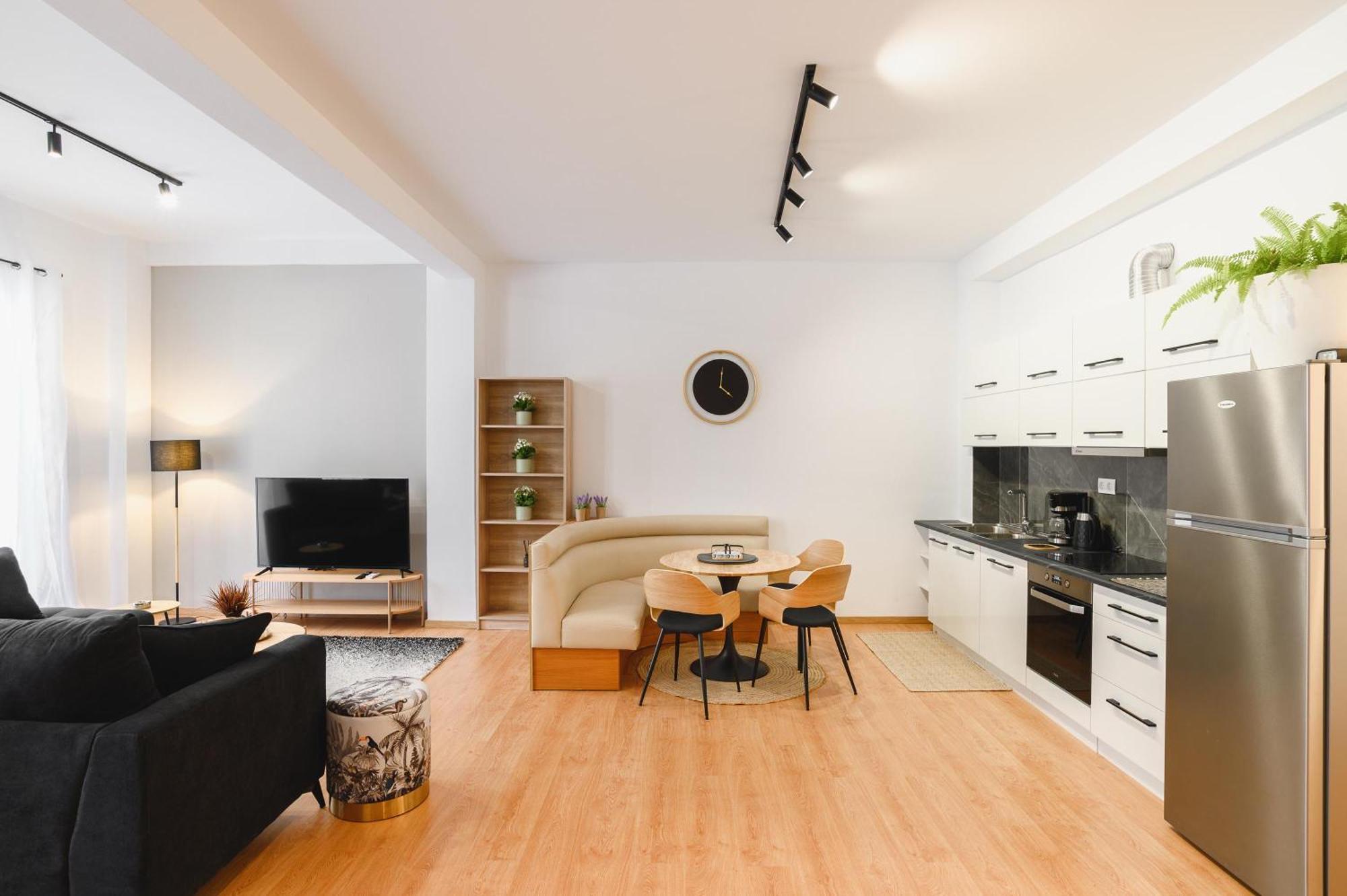 Mandraki City Center Apartments Rhodes City Exterior photo